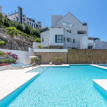 Сasa de vacaciones Duplex Penthouse With 3 Bedrooms Estepona