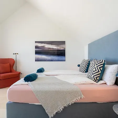 Duplex Penthouse With 3 Bedrooms *